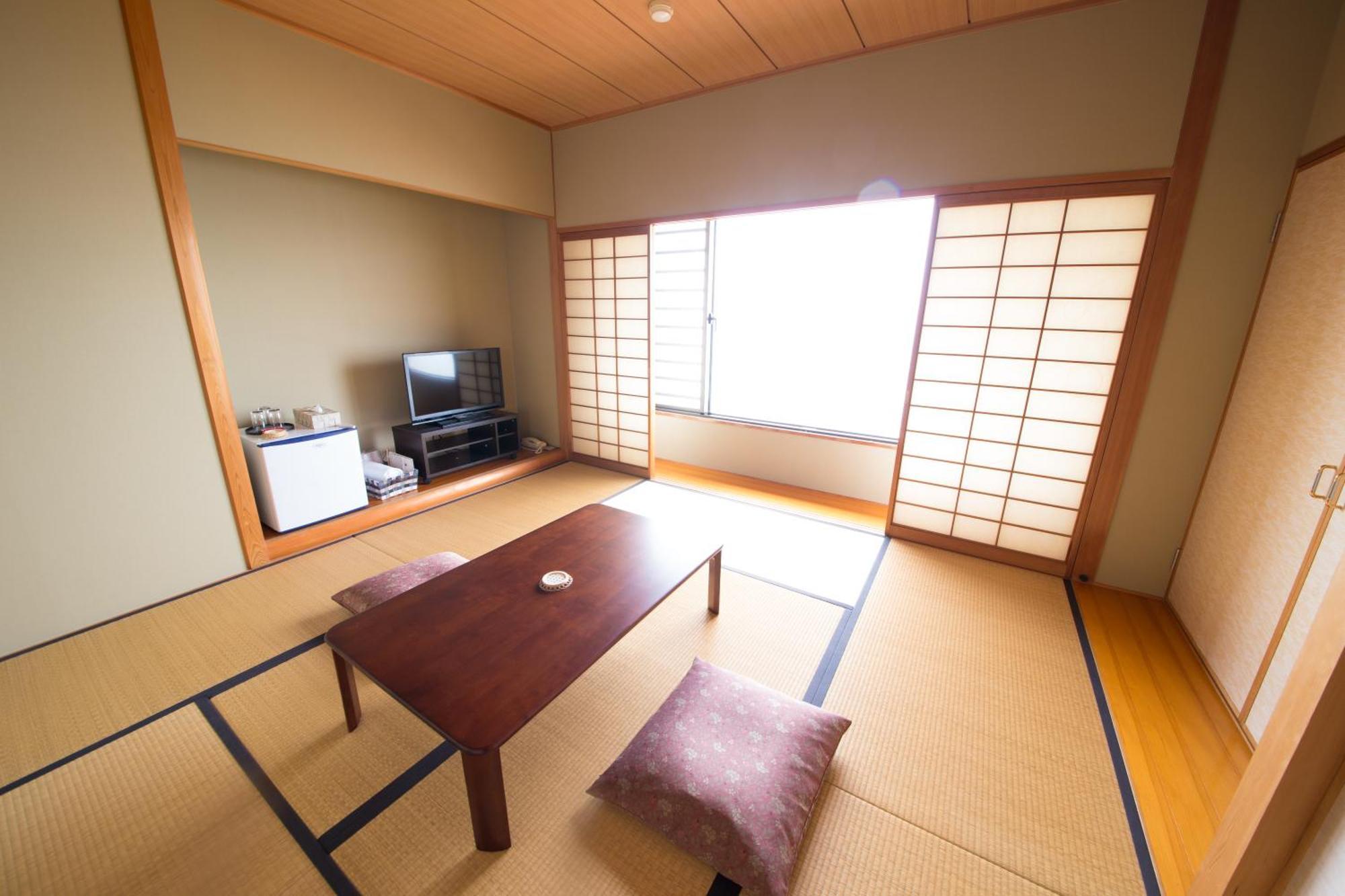 Sea Aiga Kaigetsu Hostel Sumoto Bagian luar foto