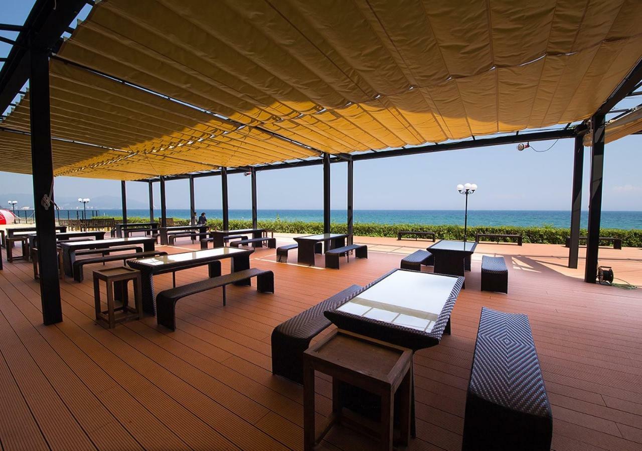 Sea Aiga Kaigetsu Hostel Sumoto Bagian luar foto